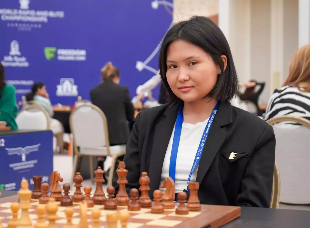 Бибісара Асаубаева табысы жоғары ТОП-10 шахматшының қатарына кірді