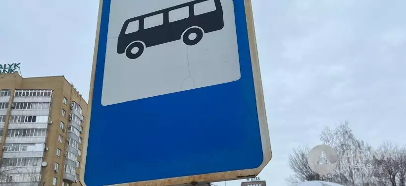 Установить знаки автобусной остановки пообещали в одном из районов после жалобы семейчанки