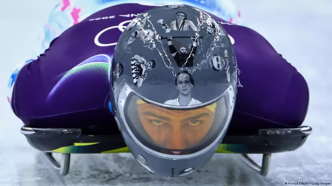 Қаза тапқан спортшылар бейнеленген дулығамен шыққан украиналық жарыстардан шеттетілді