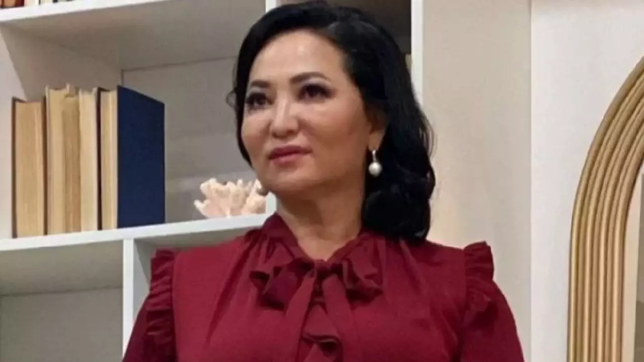 "Беттері жылтыр, іштері қылтыр": Гүлзира Айдарбекова орамалды қыздарды сынап тастады (ВИДЕО) 