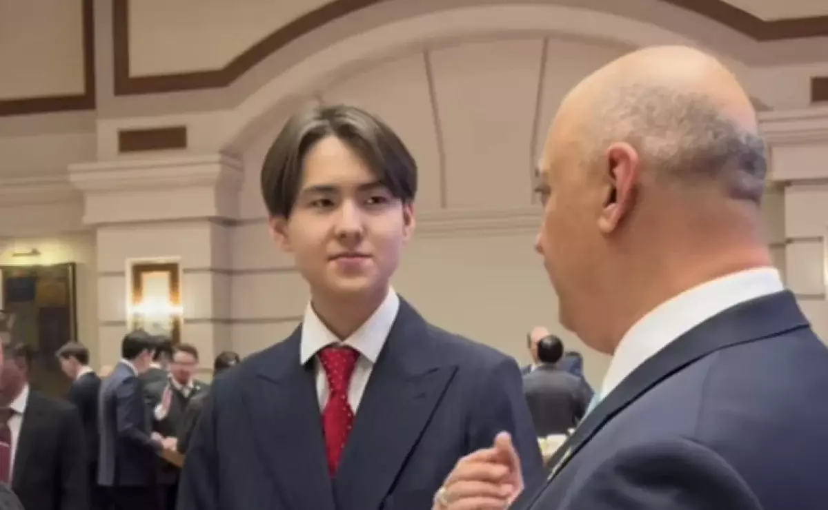 16-летний казахстанец стал переводчиком посла Омана