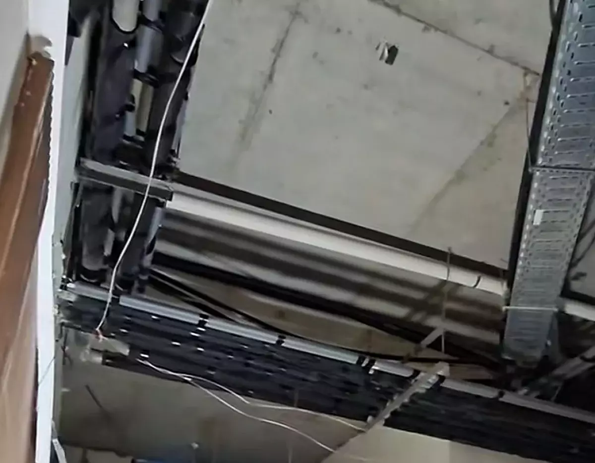 В одной из новостроек Астаны обвалился потолок – жители требуют наказать застройщика