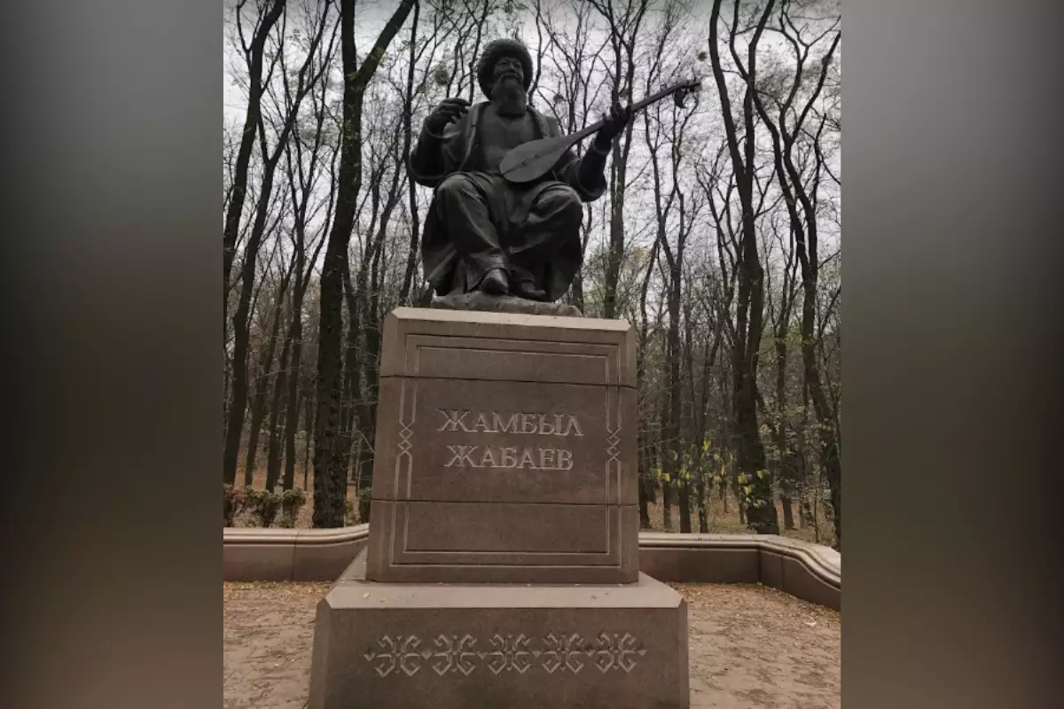 В Киеве не будут сносить памятник Жамбылу Жабаеву