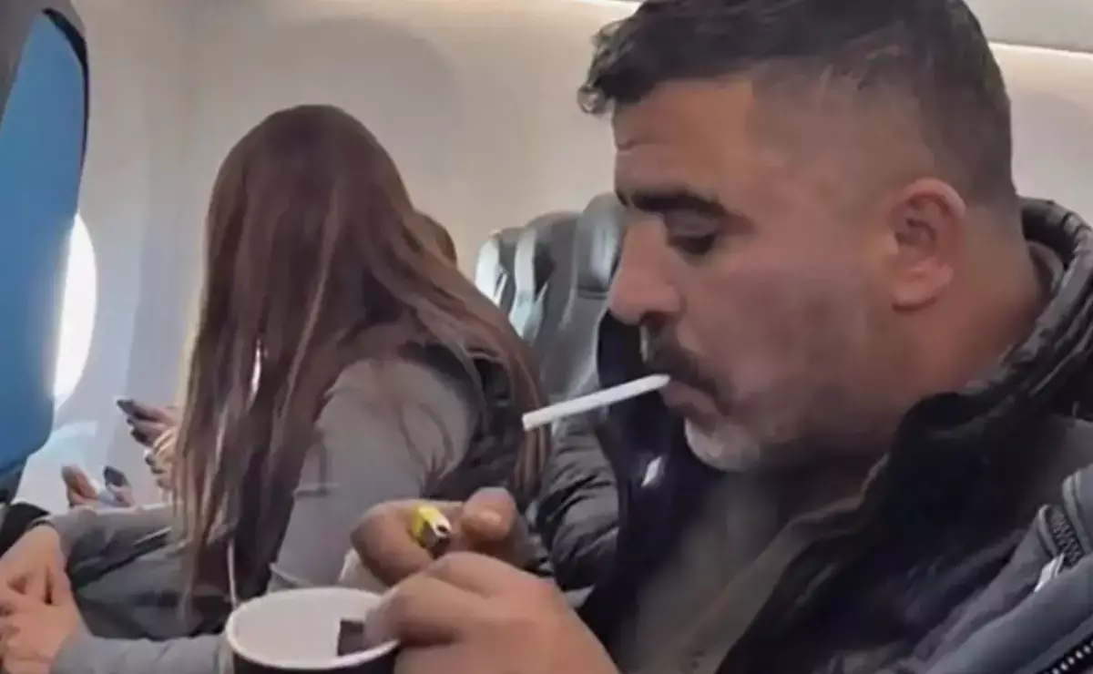 Блогер закурил в самолете и получил запрет на авиаперелеты - новости на Lada.kz 13.02.2026