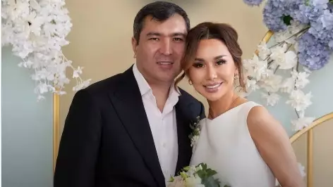 "Олар бөлек тұрады". Тележүргізуші Динара Сәтжан күйеуінің бірінші некеден туған балалары туралы айтып берді