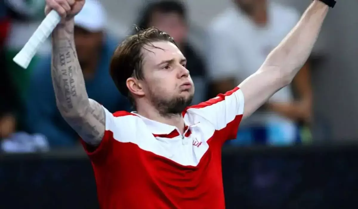 Бублик вышел в третий круг турнира ATP-500 в Роттердаме