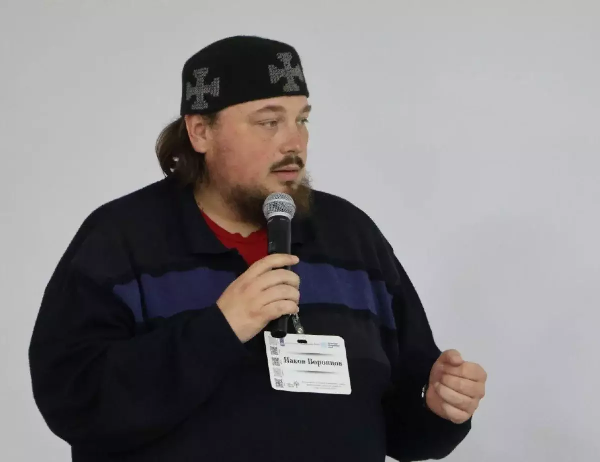 Казахоязычного священника заподозрили в создании наркопритона в Алматы