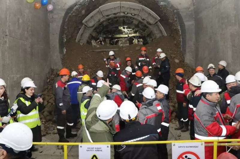 Алматинское метро продлили до Калкамана