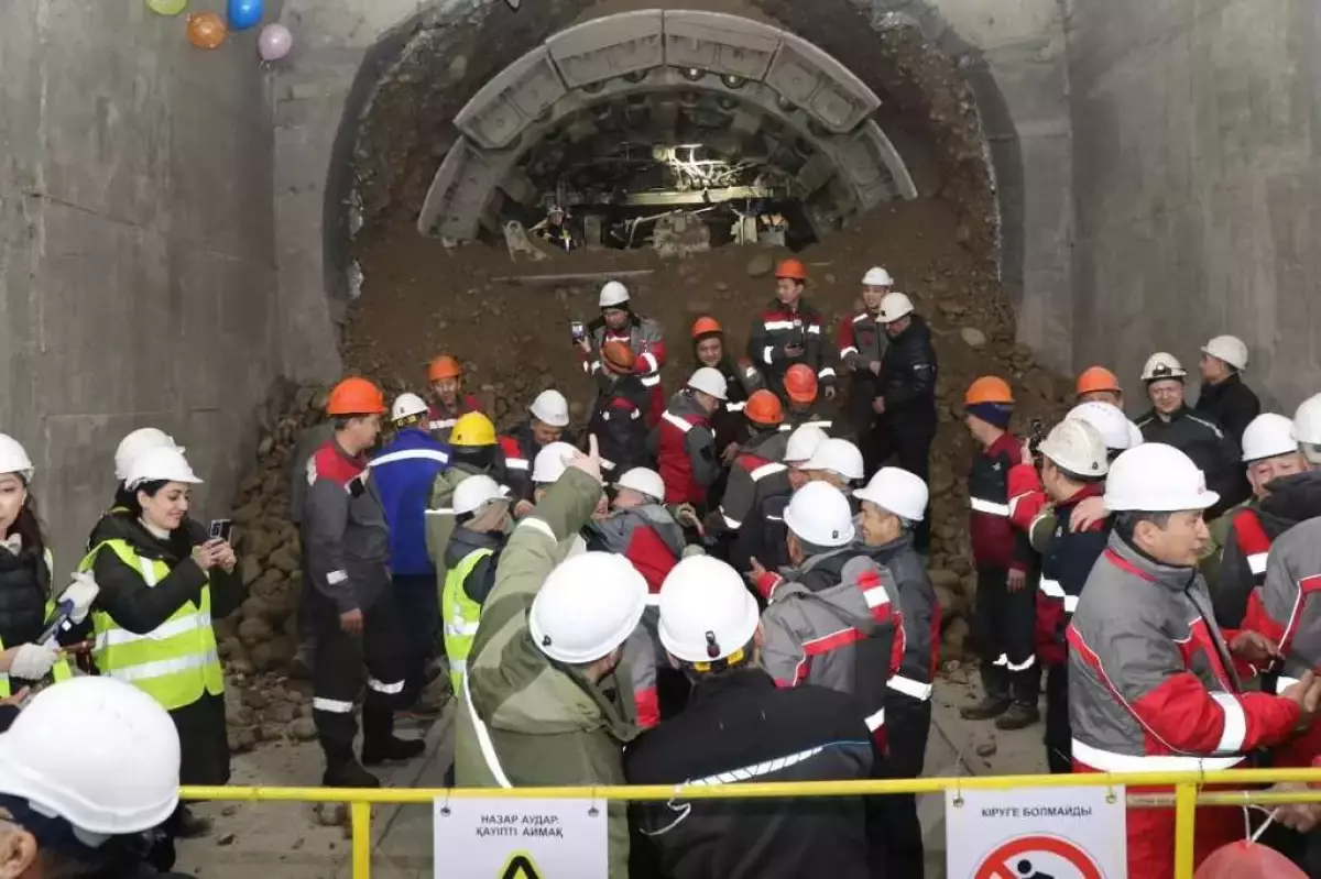 Алматыда метроның жаңа бекетіне дейінгі тоннель қазу жұмыстары аяқталды