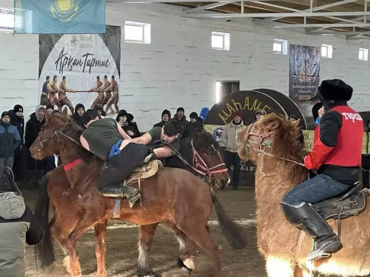 Аударыспақтан өткен турнир: 100-ге жуық шабандоз жеңіс жолында күш сынасты