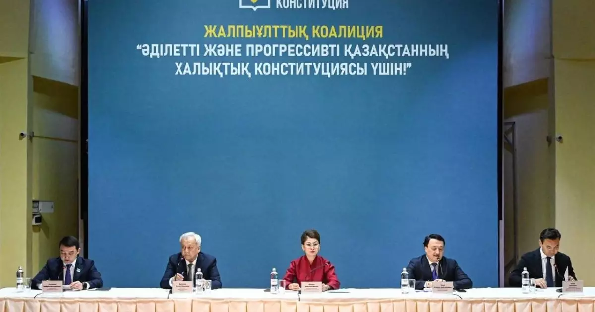  Члены Общенациональной коалиции встретились с творческой интеллигенцией Алматы 