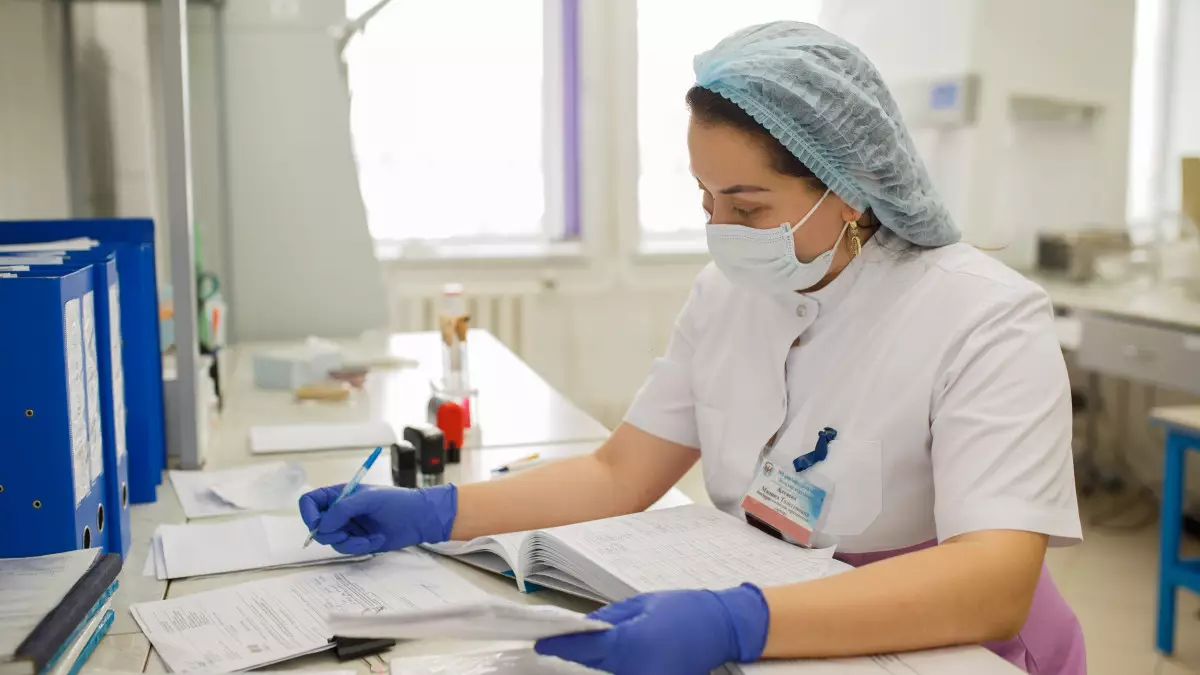 Депутат: ӘМСҚ айналасындағы дау медицинаға деген сенімге әсер етеді