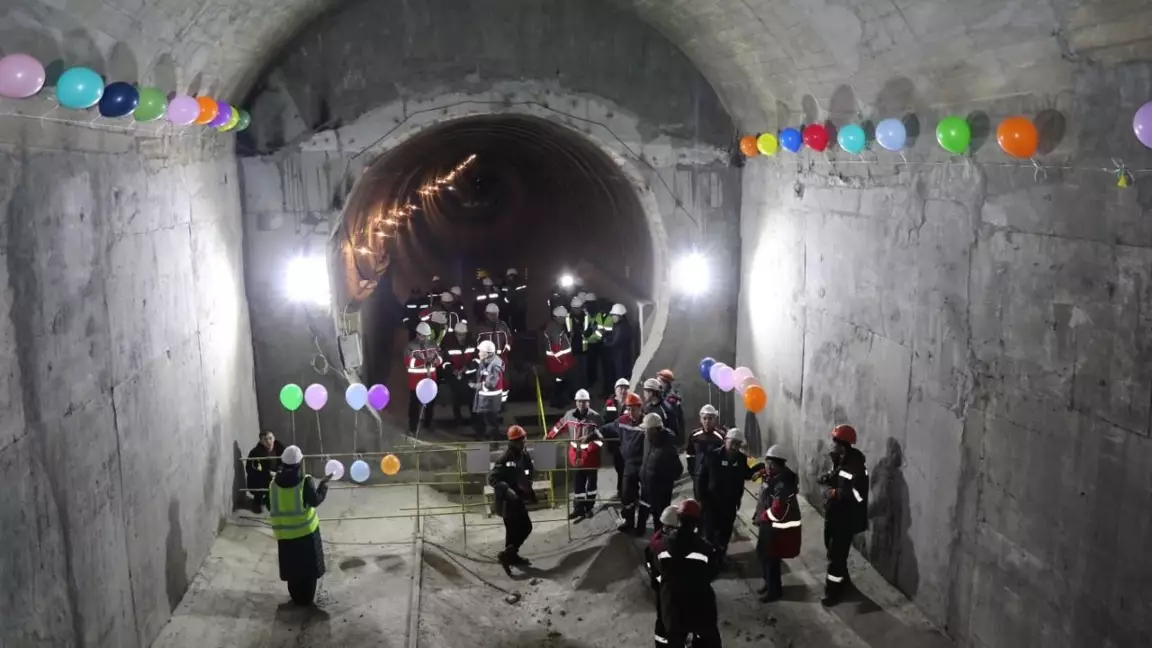 Алматылықтар үшін жақсы жаңалық: жаңа метро бекетіне дейін тоннель қазу жұмыстары аяқталды