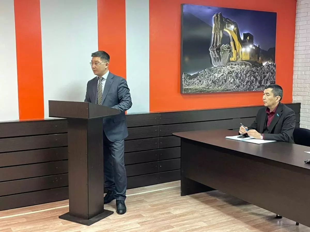 Қостанай облысында кәсіпорын қызметкерлерімен жаңа Конституциядағы өзгерістер талқыланды