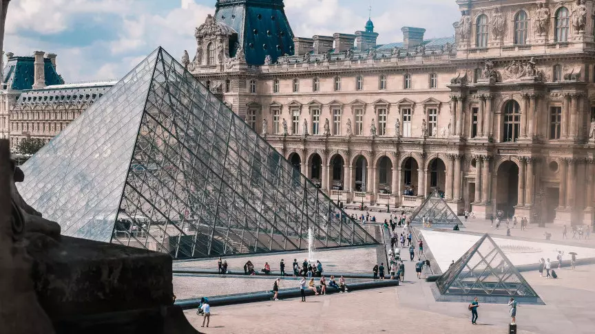 Лувр снова затопило: несколько залов закрыты