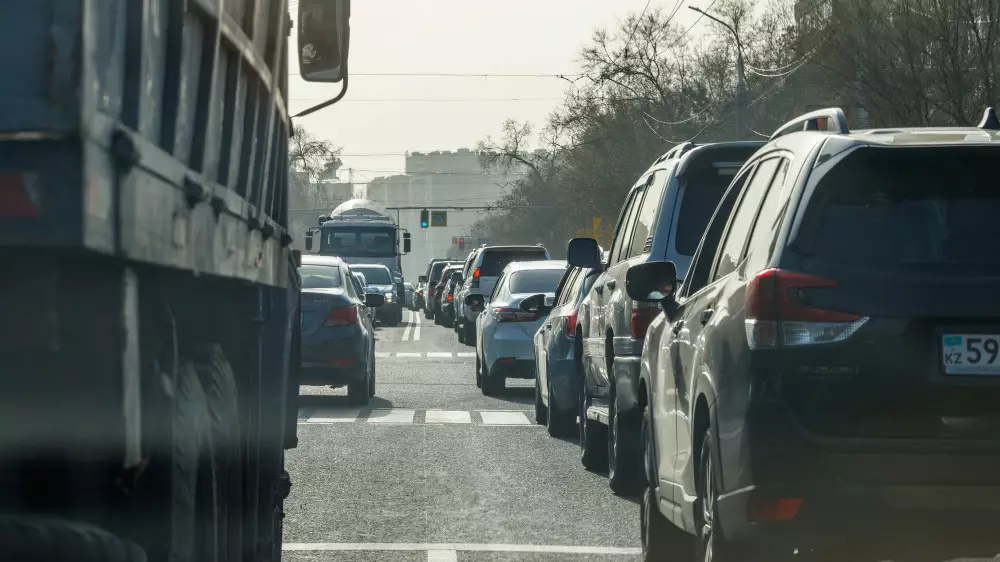 Разделить движение автомобилей на чётные и нечётные дни предложили в министерстве