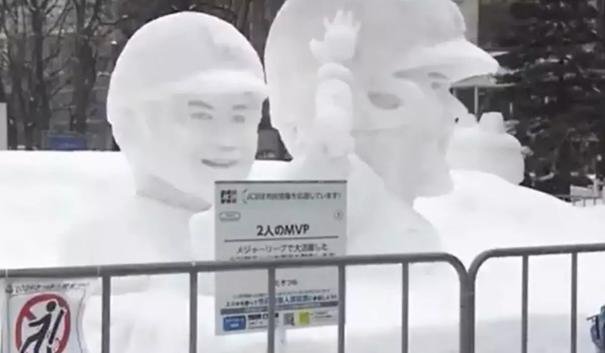 Необычные скульптуры из снега и льда в Японии восхитили соцсети (ВИДЕО)