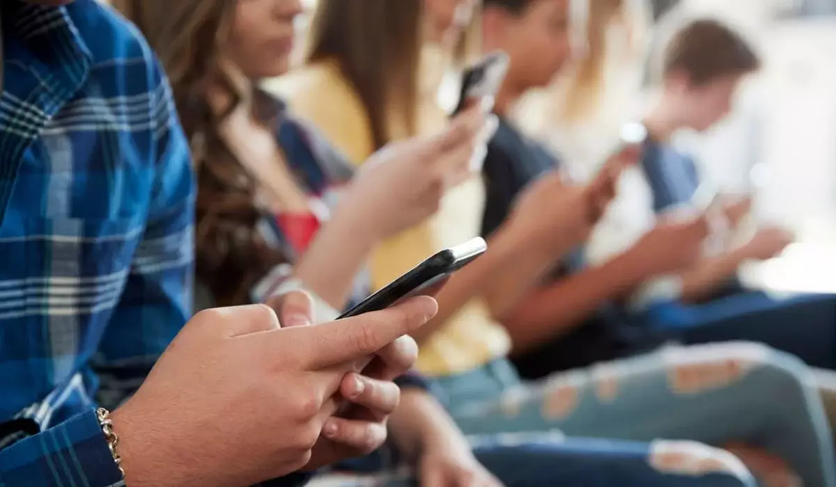 Закон о запрете доступа к соцсетям для детей младше 16 лет одобрен парламентом Португалии