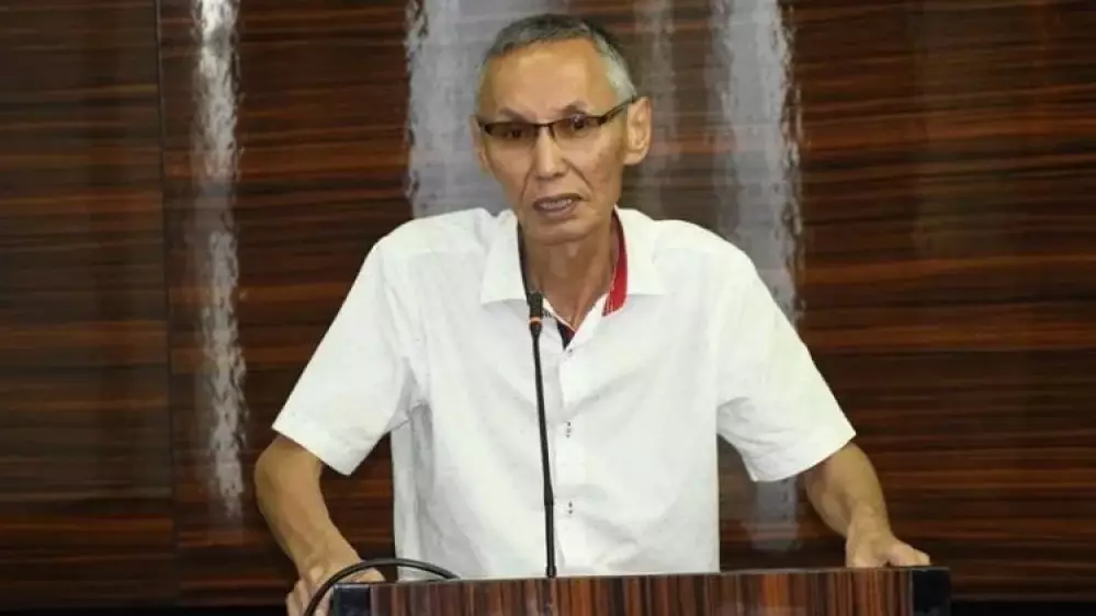  "Қазақстанда байлыққа таныс-тамыр арқылы жетесің, ал олигархтар бөлшек сауда, құрылыс, банктерді иеленіп алған"  - ардагер ұстаз