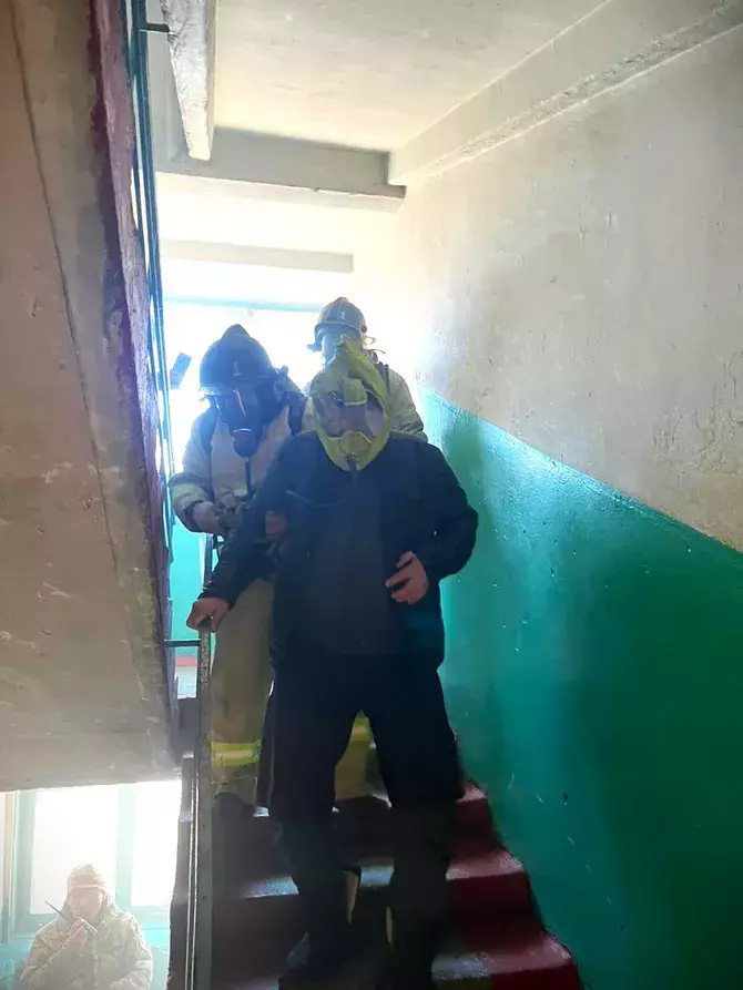 Пожар в общежитии в Казахстане привел к эвакуации.