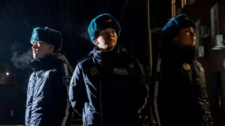 Гвардейцы в Павлодаре оперативно разыскали пропавшую девочку