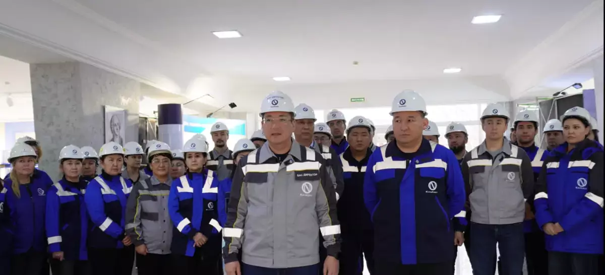 Сотрудники АО «КазАзот» обсудили проект новой Конституции Казахстана перед референдумом 15 марта 2026 года - новости на Lada.kz 13.02.2026