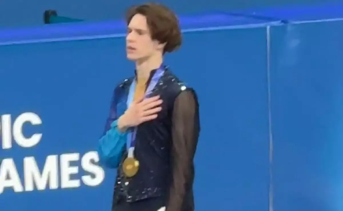 Гимн Казахстана прозвучал в честь победы Михаила Шайдорова на Олимпиаде-2026