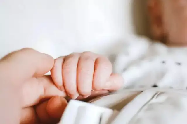 Баласына "Кенесары" деп ат қойған ата-аналар енді 400 мың теңгеден алады