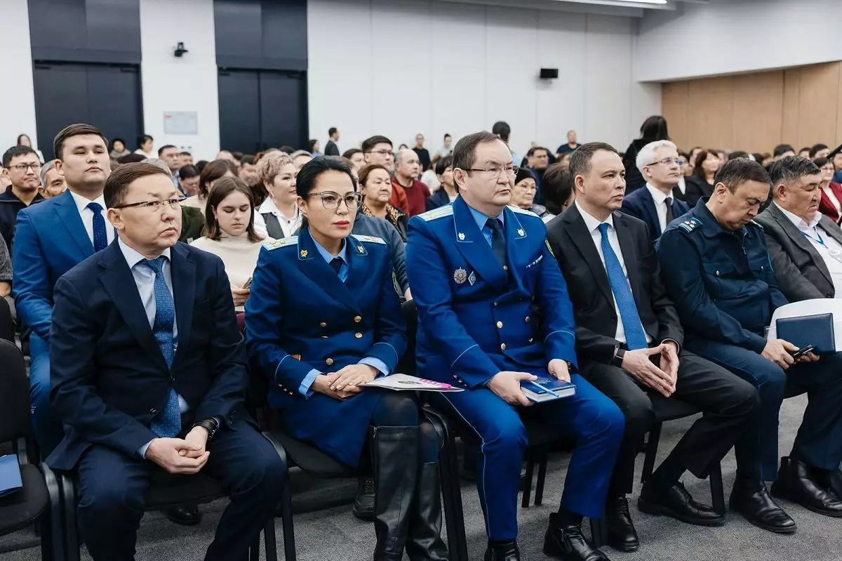 "Әкімшілік кедергілерді азайту бағытында шаралар қабылдануда": Атырау облысының әкімі кәсіпкерлерімен кездесті
