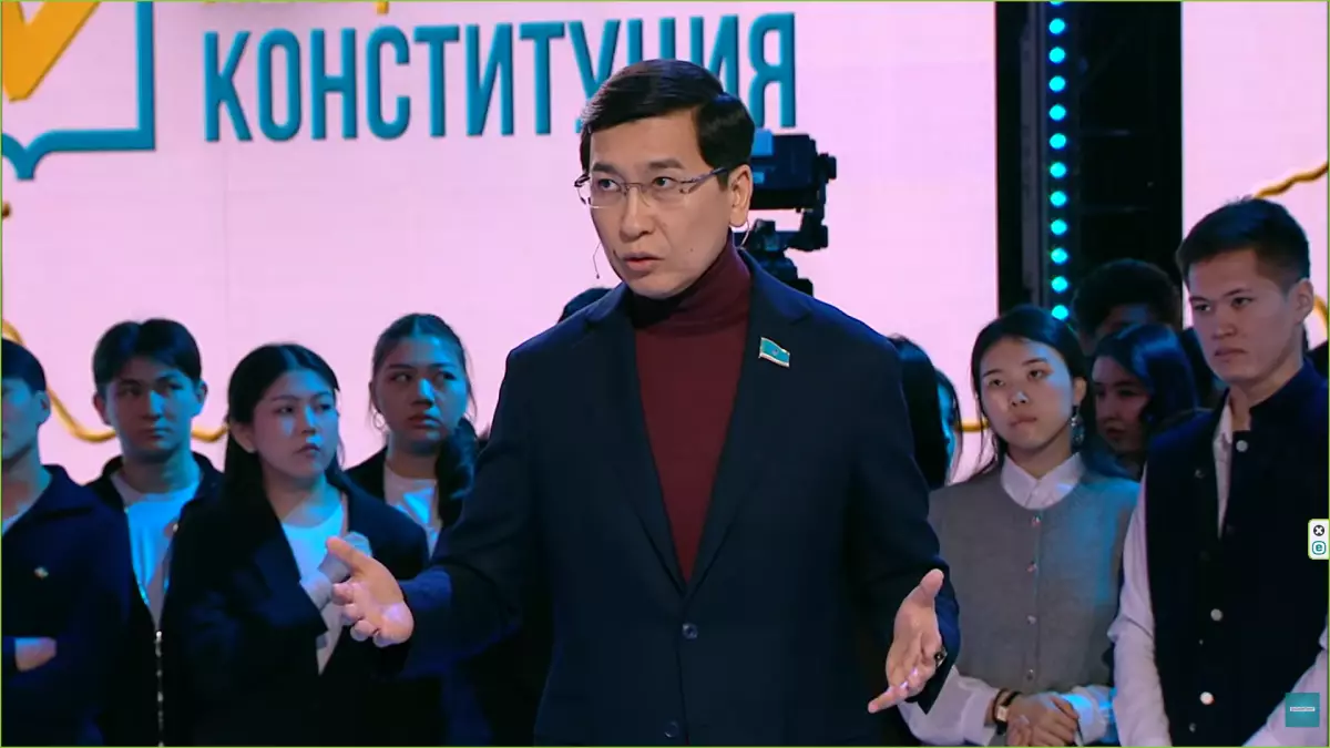 Новая Конституция защитит зарплаты учителей от сокращений