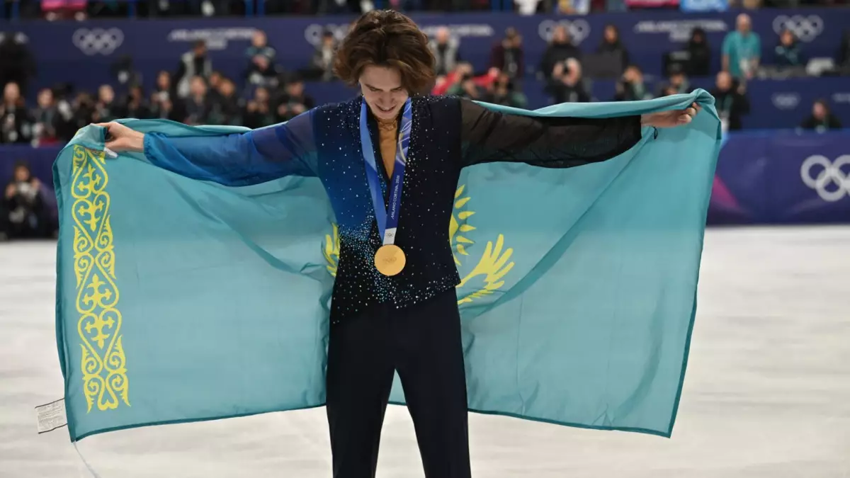 Геннадий Головкин Михаил Шайдоровты Олимпиада алтынымен құттықтады