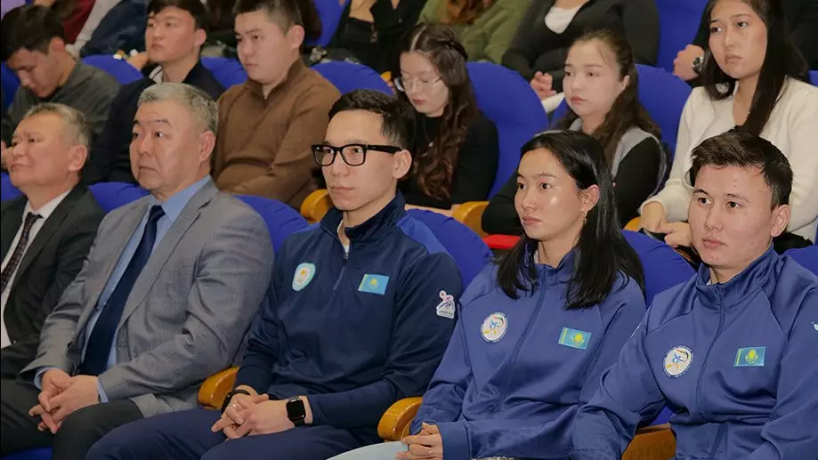 «Хабар» арнасы қоғам дертіне қарсы туындыны студенттерге көрсетті