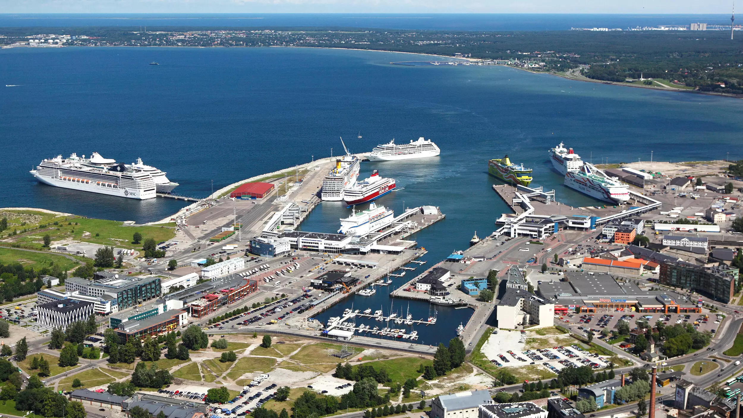 Казахстан планирует развивать грузоперевозки через порты Эстонии.