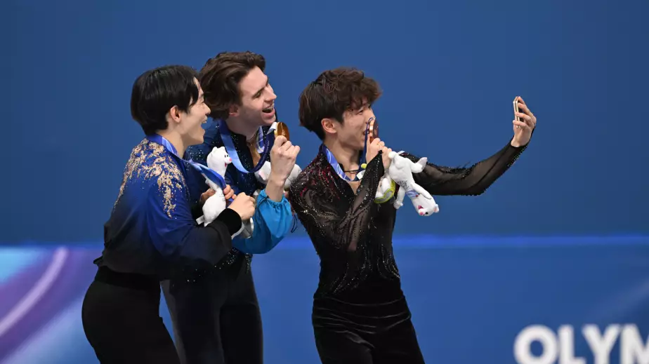 "Наследие Дениса Тена". Канадский фигурист эмоционально отреагировал на победу Михаила Шайдорова на Олимпиаде