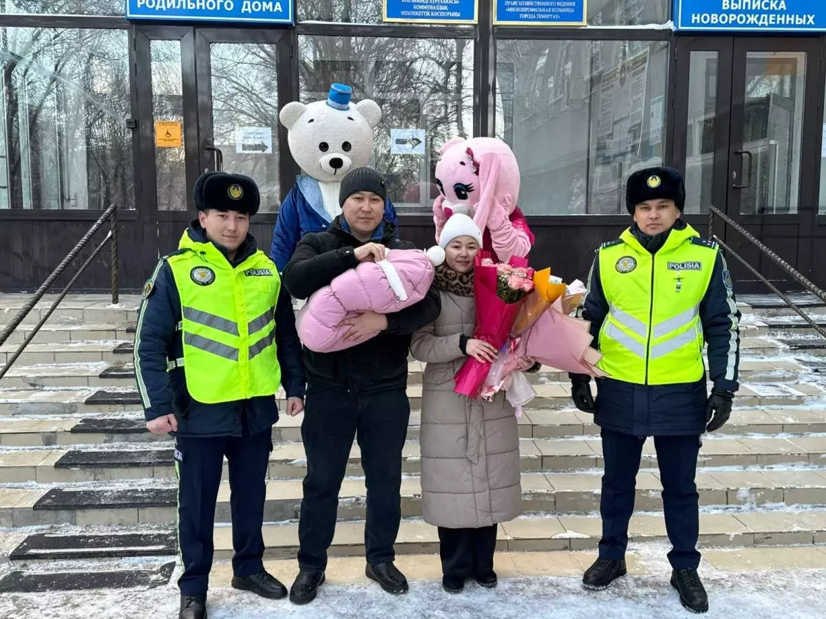 Полицейские оперативно помогли доставить роженицу в родильный дом в Карагандинской области
