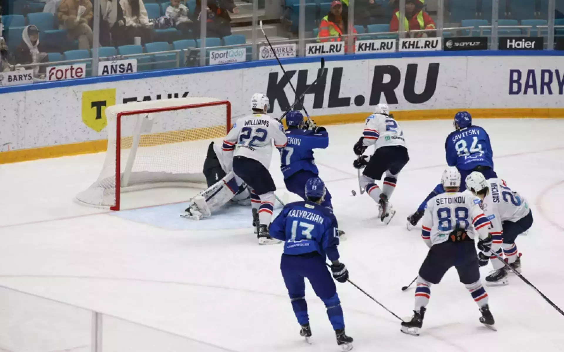 «Барыс» одержал победу над «Ладой» в матче с 8 шайбами