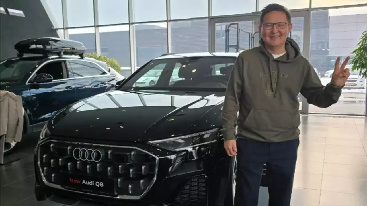 Баласы үшін көлігін сатқан: чемпионның әкесіне көлік сыйға тартылды