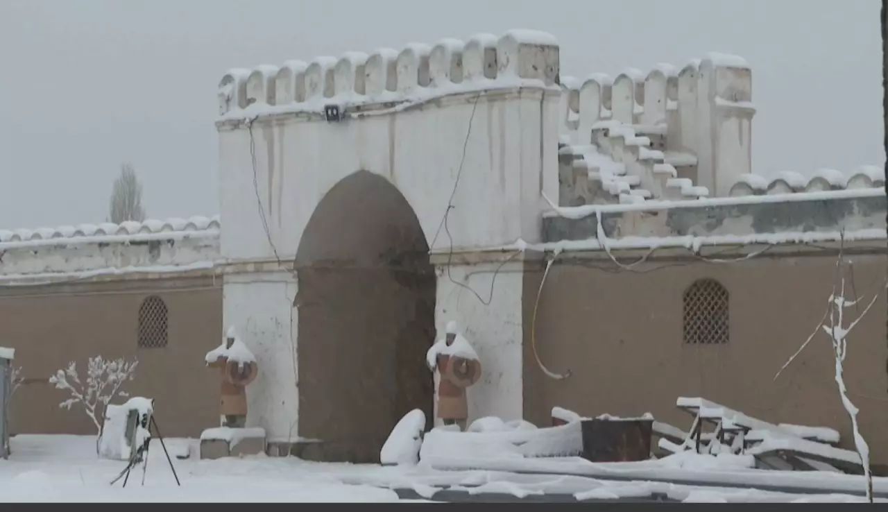 Таразда ежелгі керуен сарайы жаңартылып жатыр