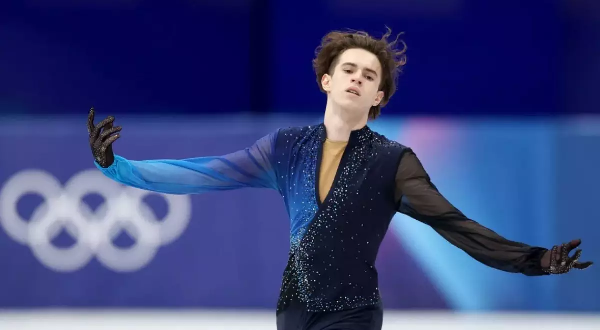 Михаил Шайдоровтың чемпион атанғанда киген костюмін отандық дизайнерлер дайындаған