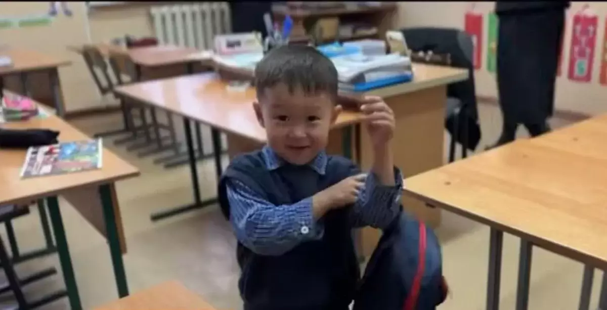 «Еркін оқып кетті»: Түркістан облысында небәрі 4 жасар бала мектепте білім алып жүр