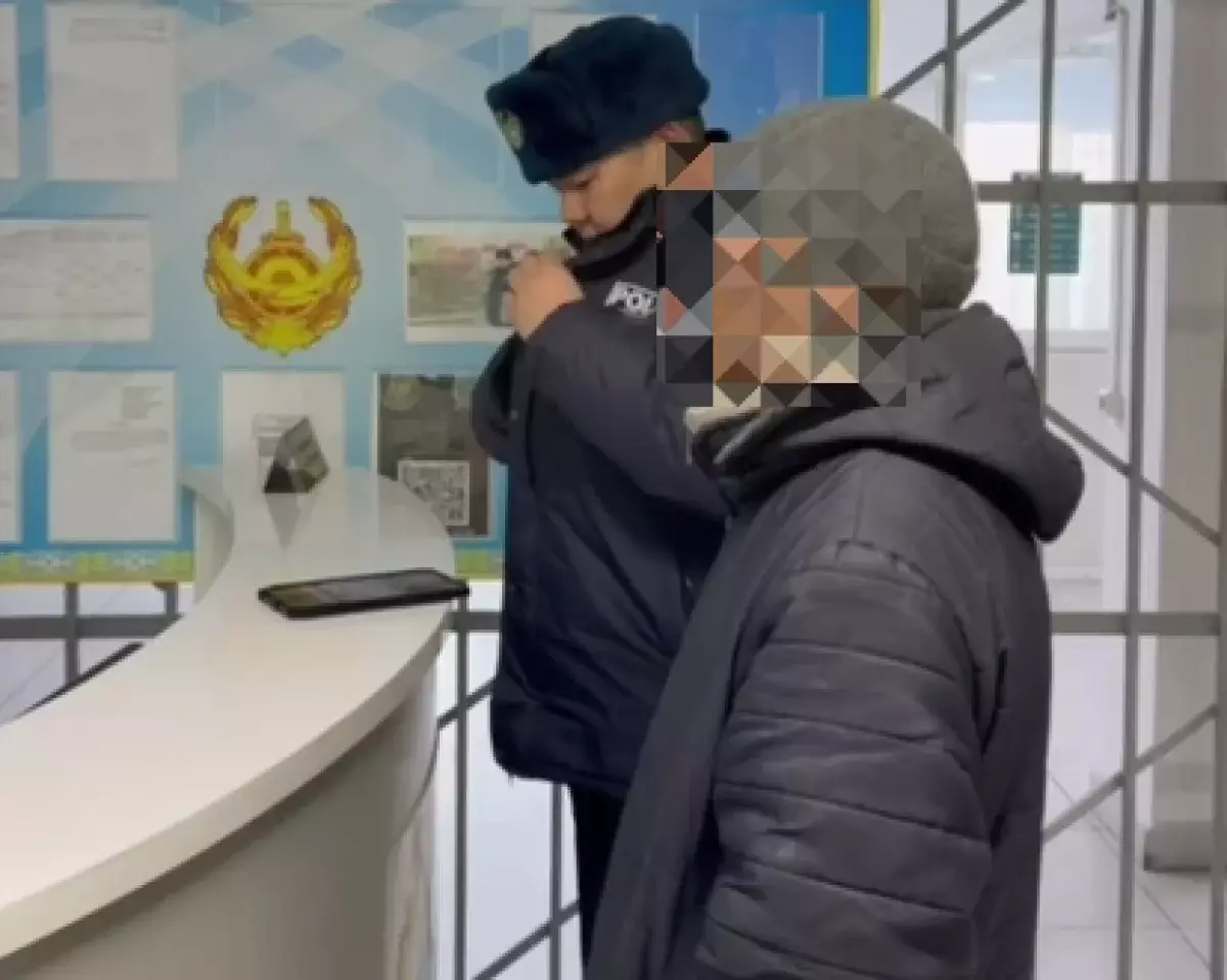 В Семее мужчину привлекли к ответственности после скандала в автобусе