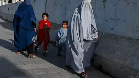 "Төркініне барған әйел жазаланады": Ауғанстанда тағы "ғажап" заң шықты