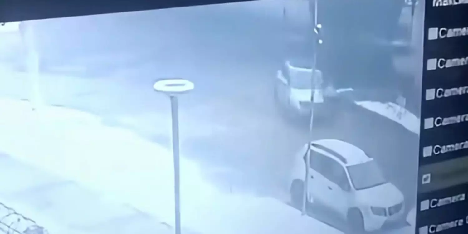 «Мұз баса тұр»: Алматыда ер адам 15 жастағы жасөспірімді қағып, оқиға орнынан қашып кеткен