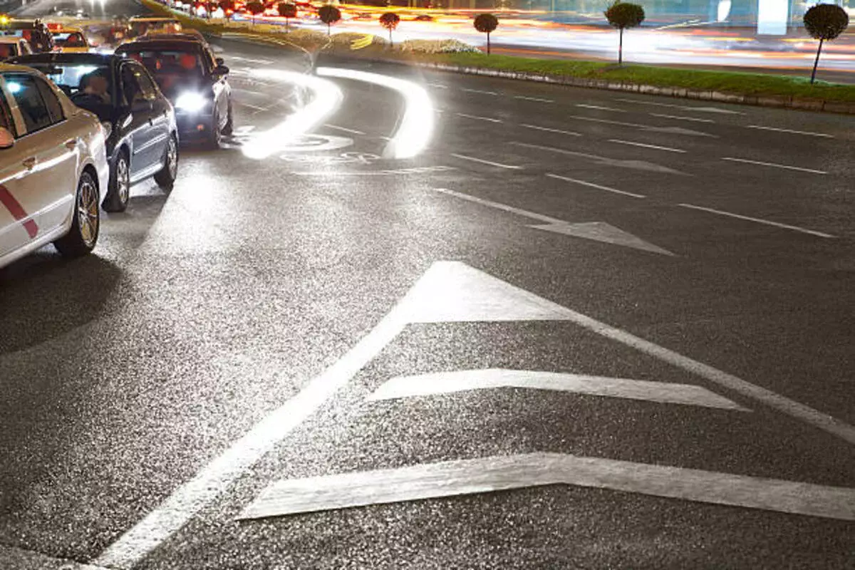 Тротуарда түнгі «жарыс»: Петропавлда 2 жүргізуші сот шешімімен жазаланды