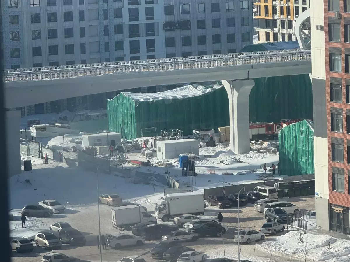 Астанада LRT аялдамасынан өрт шықты (ВИДЕО)