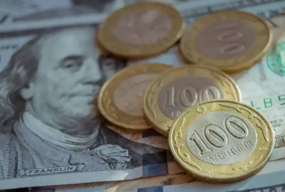 «Тенге устал бежать за долларом»: эксперты предупредили о росте цен в Казахстане - новости на Lada.kz 15.02.2026