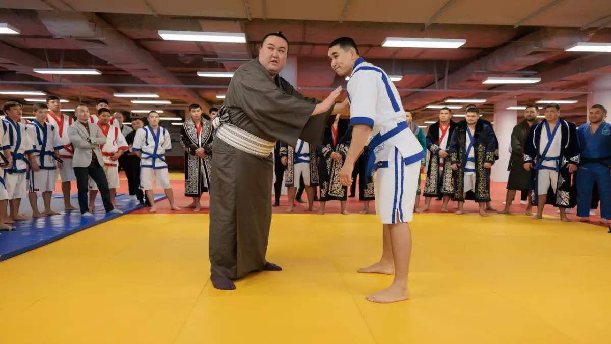 В Астану прибыл казахстанский спортсмен, прославившийся в Японии