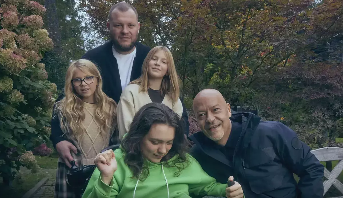 Федор Бондарчук опубликовал редкое семейное фото с дочерью в инвалидном кресле - новости на Lada.kz 15.02.2026