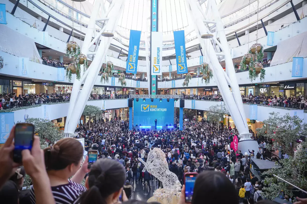 Голос молодежи за Новую Конституцию: в Астане прошел масштабный молодежный концерт