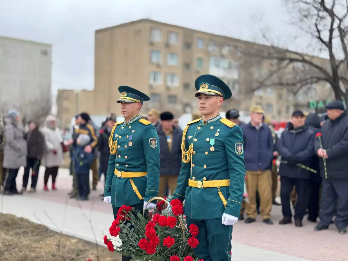 В Актау возложили венки к монументу «Ветеранам войны в Афганистане» - новости на Lada.kz 15.02.2026
